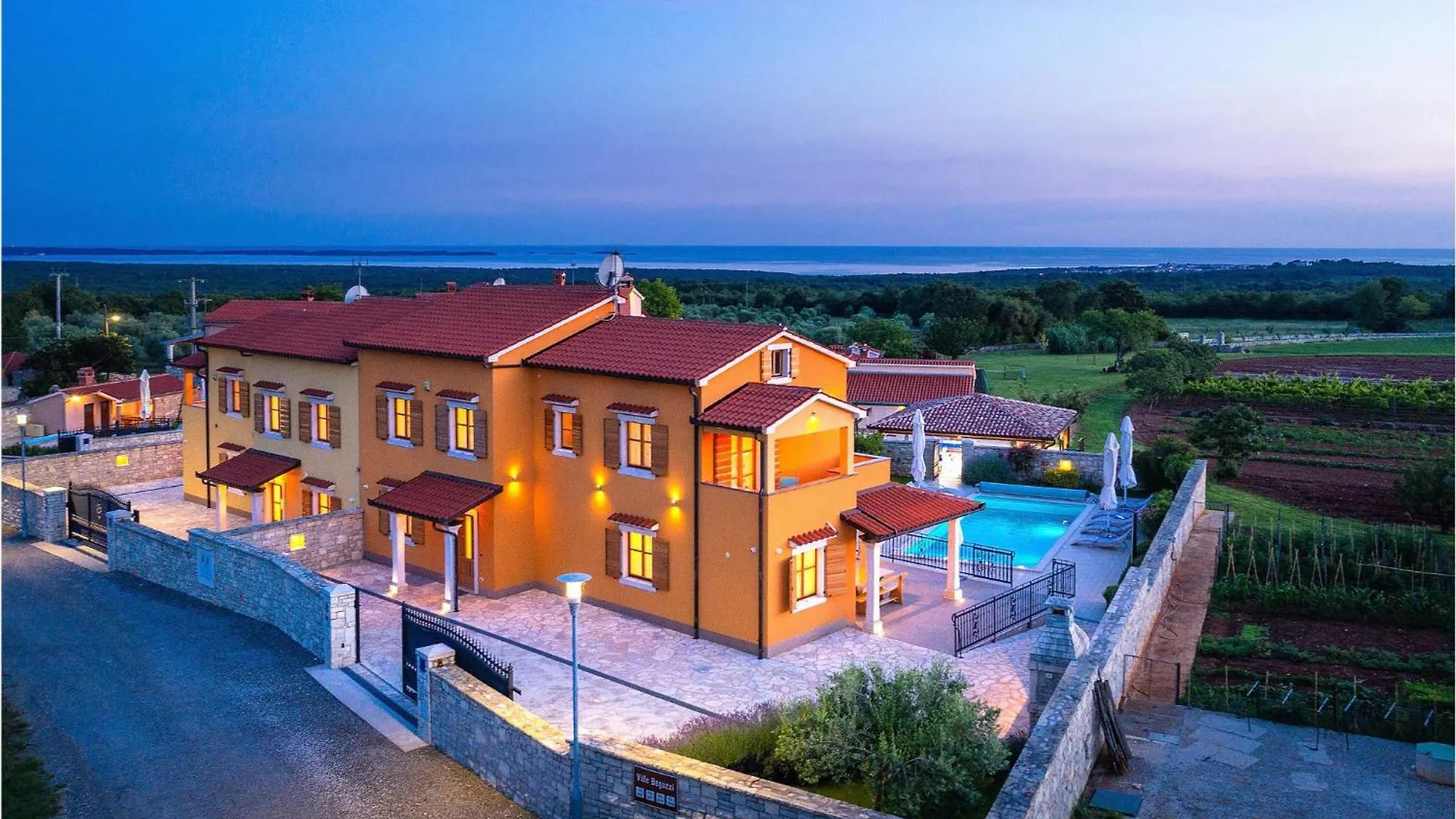 Holiday home Awesome Home In Hr-52215 Vodnjan With Kitchen