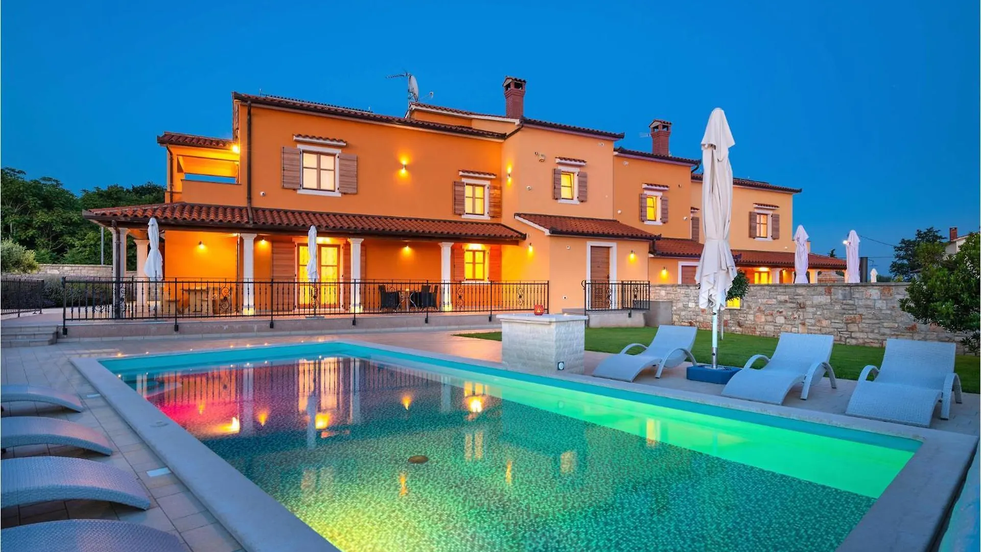 Holiday home Awesome Home In Hr-52215 Vodnjan With Kitchen